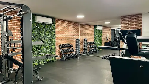 SimpleGym+ – Bratislavská – interiér 1
