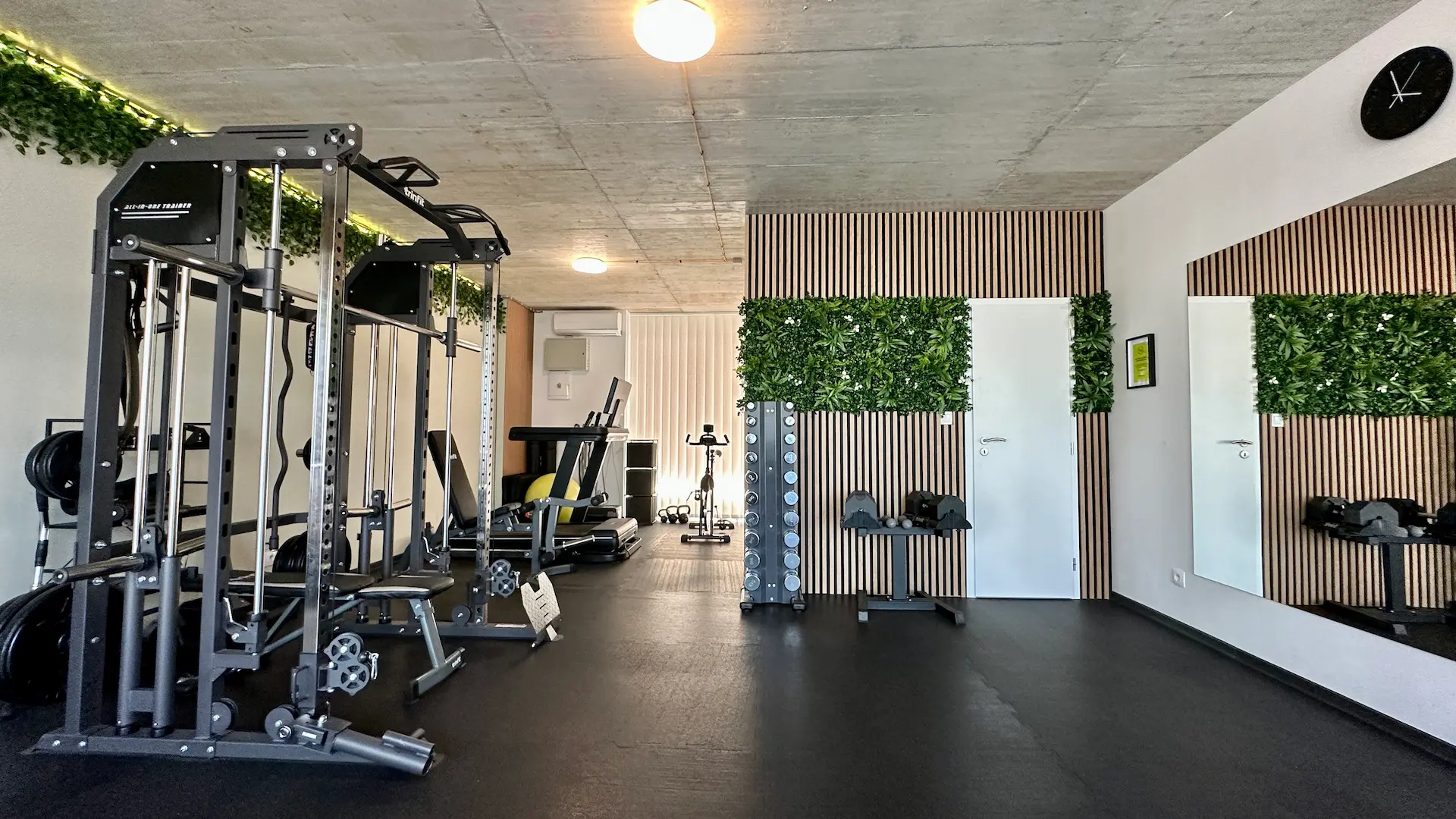 SimpleGym – Ivanská cesta - hlavná fotka - exteriér
